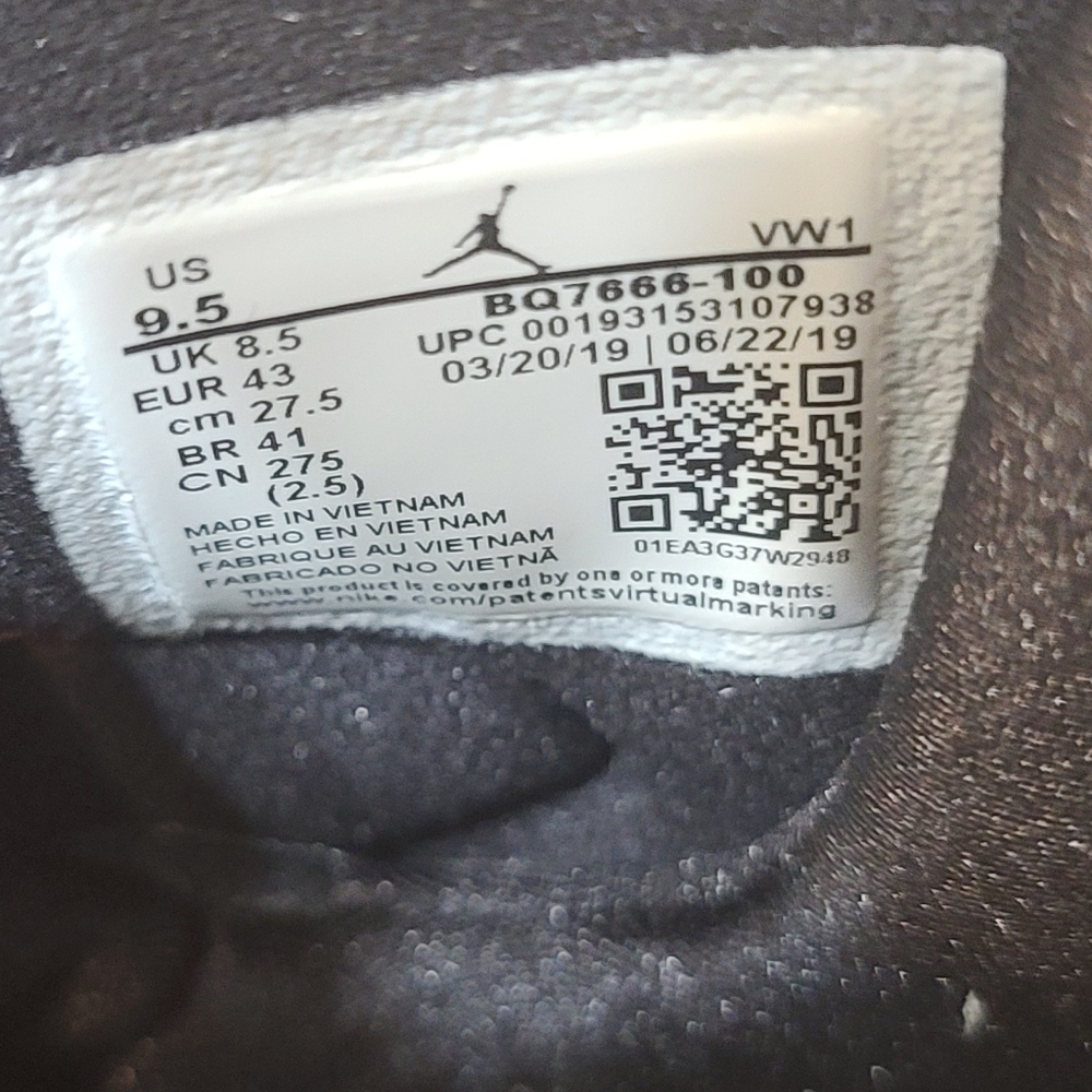 Air Jordan Retro 8 SE - Picture 4 of 12